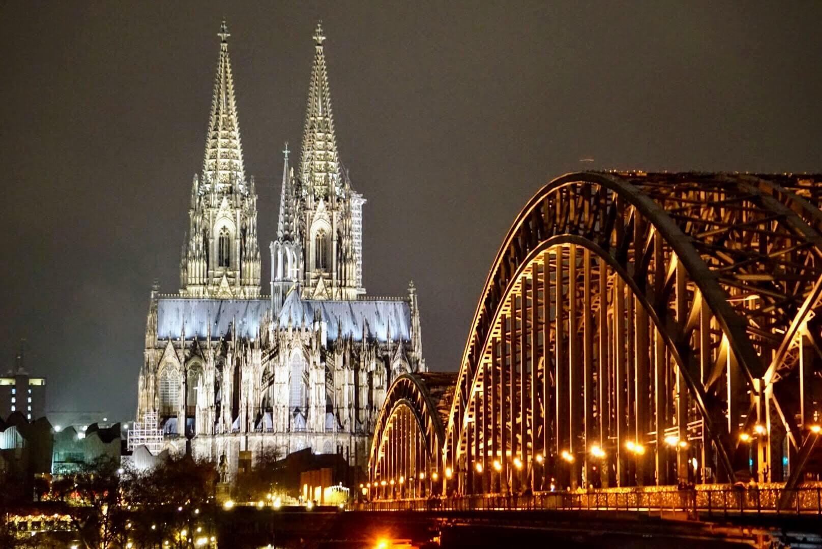 写真撮影スポット】ドイツの世界遺産ケルン大聖堂の全景を撮るならここ